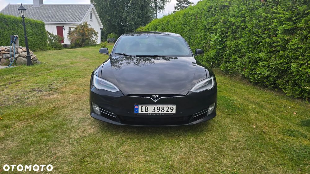 Tesla Model S - 2