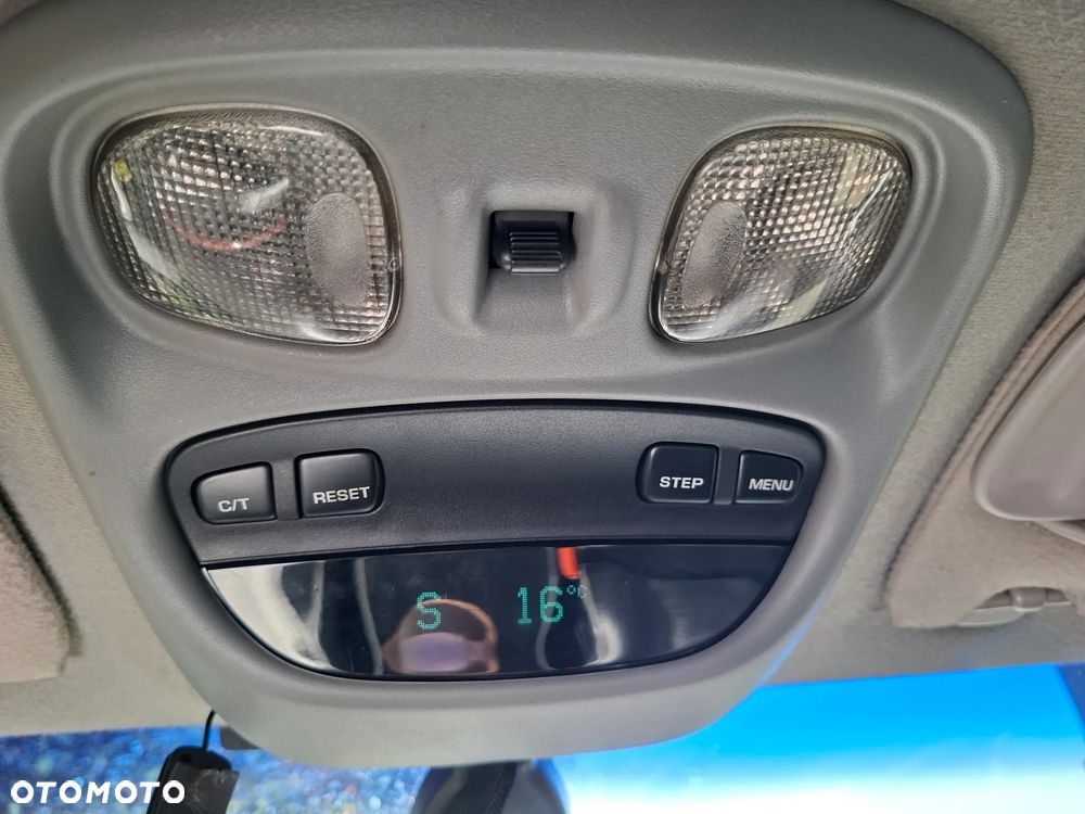 Jeep Grand Cherokee - 22