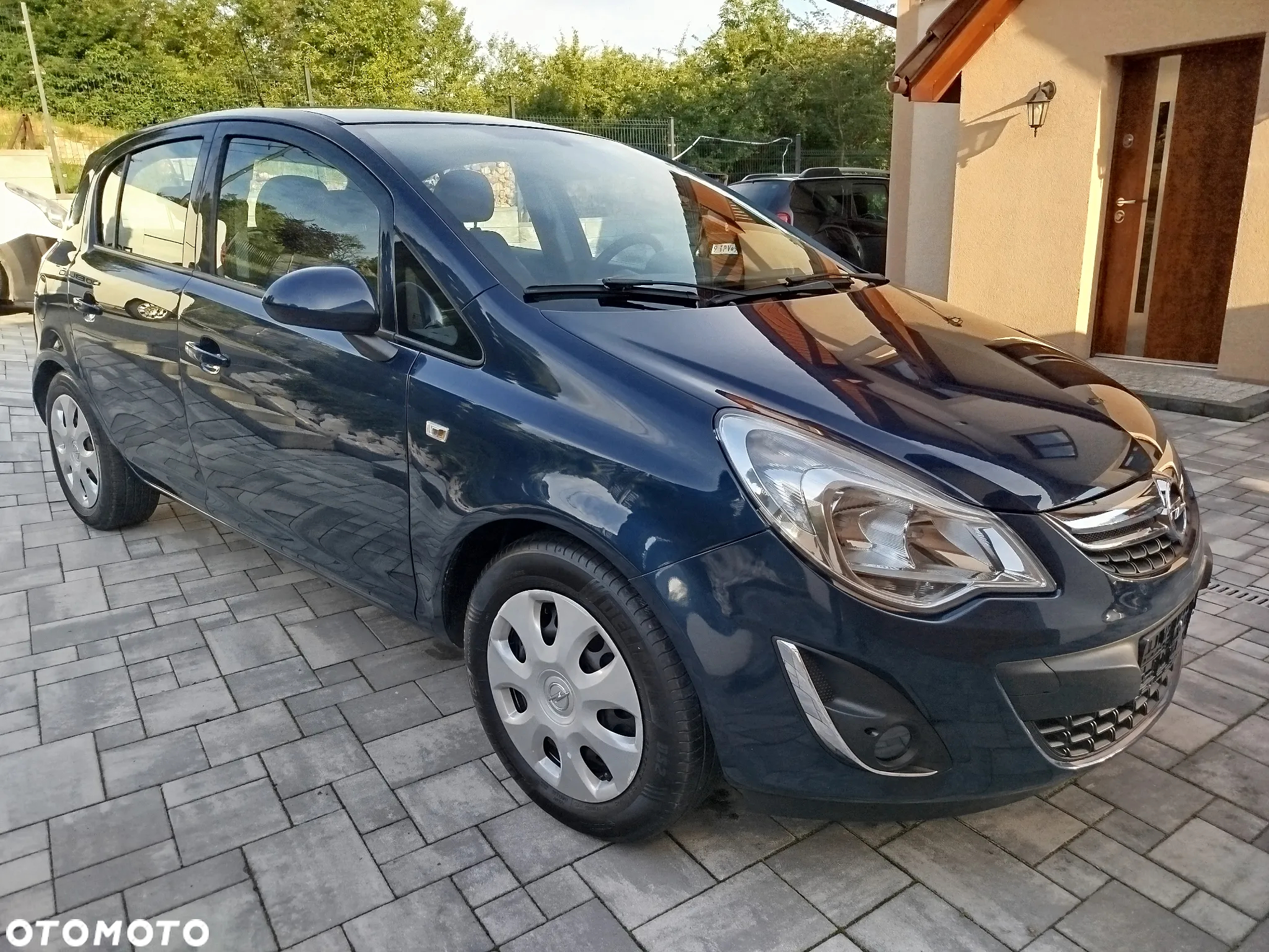 Opel Corsa 1.2 16V Cosmo - 2