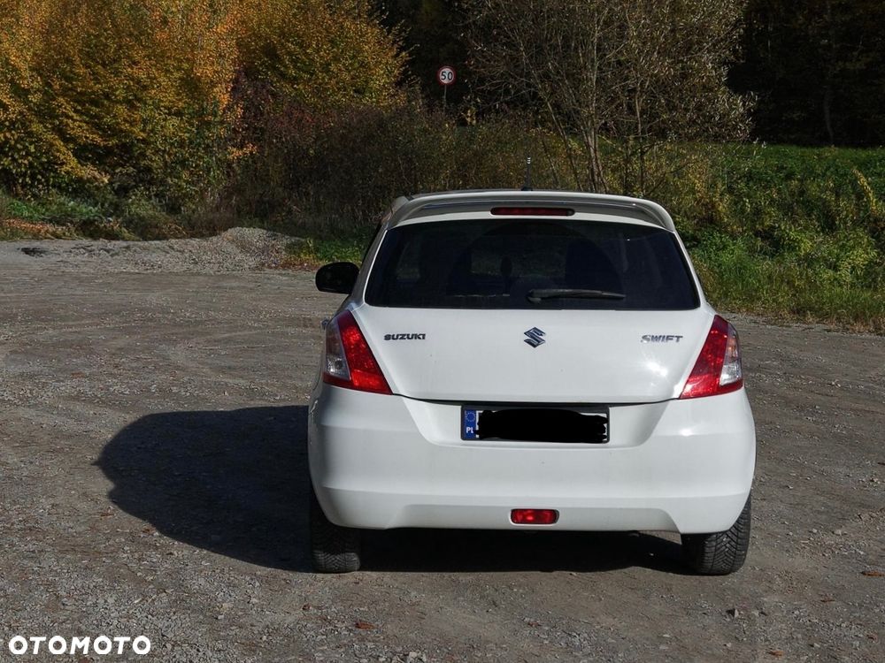 Suzuki Swift - 4