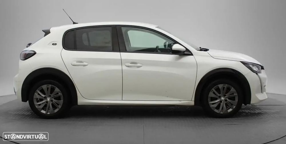 Peugeot e-208 Allure - 3