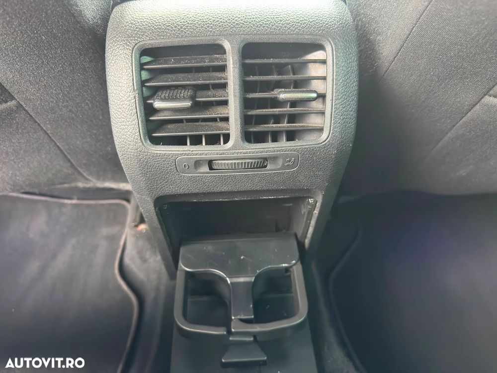 Volkswagen Golf 1.6 TDI DPF move - 17