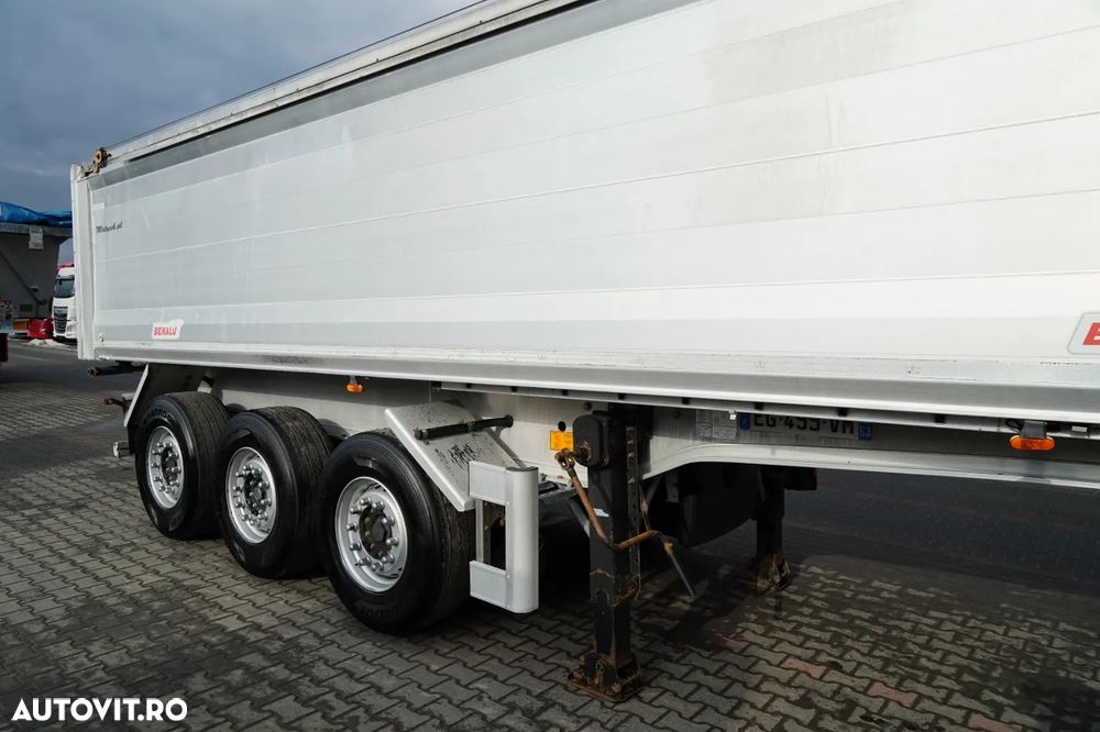 Benalu BENALU / 27 m3 / ALUMINIU / AXĂ RIDICATĂ / GREUTATE: 5.100 KG / PERDĂ ELECTRICĂ - 9