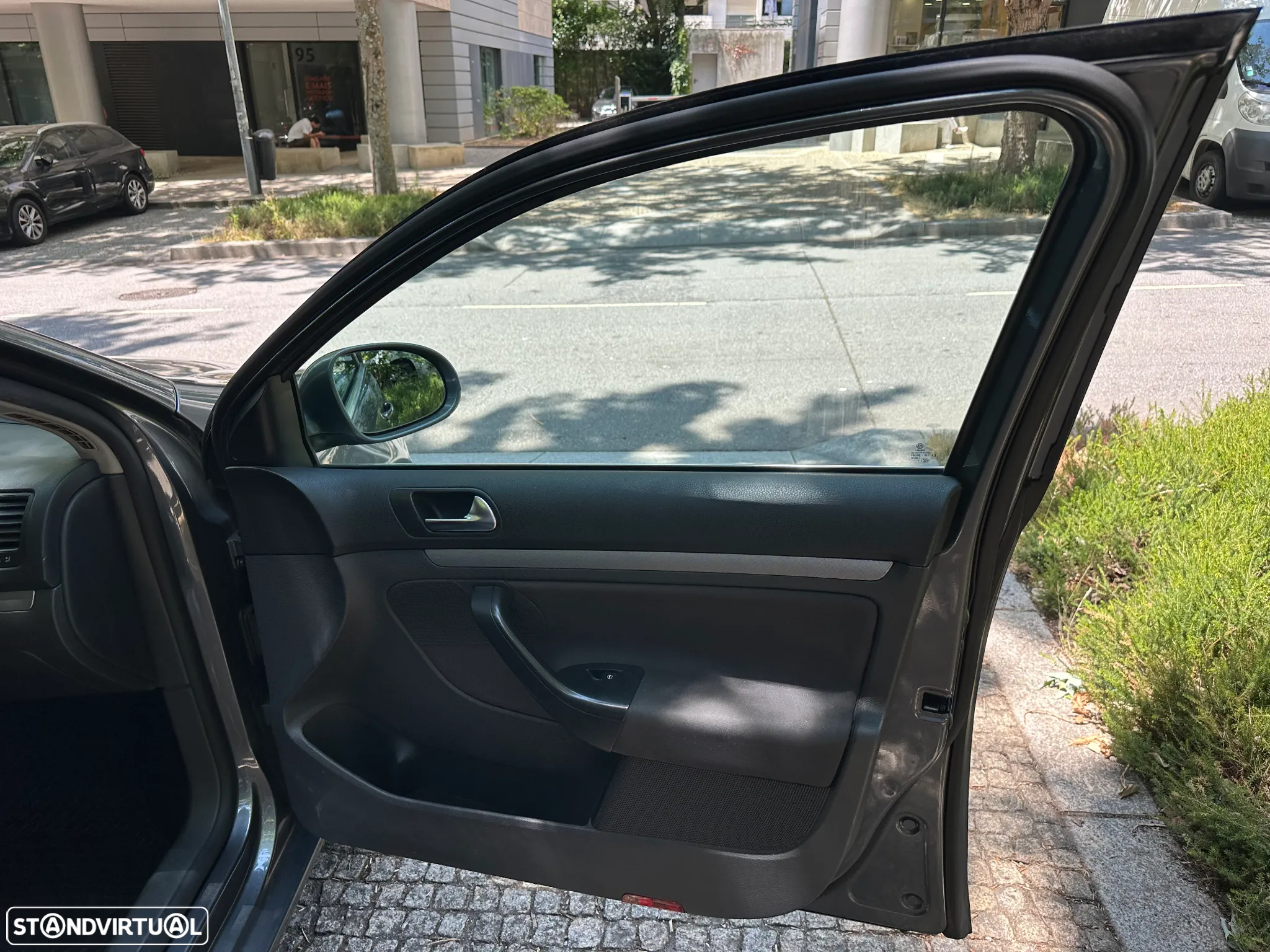 VW Golf Variant 2.0 TDi Confortline - 17