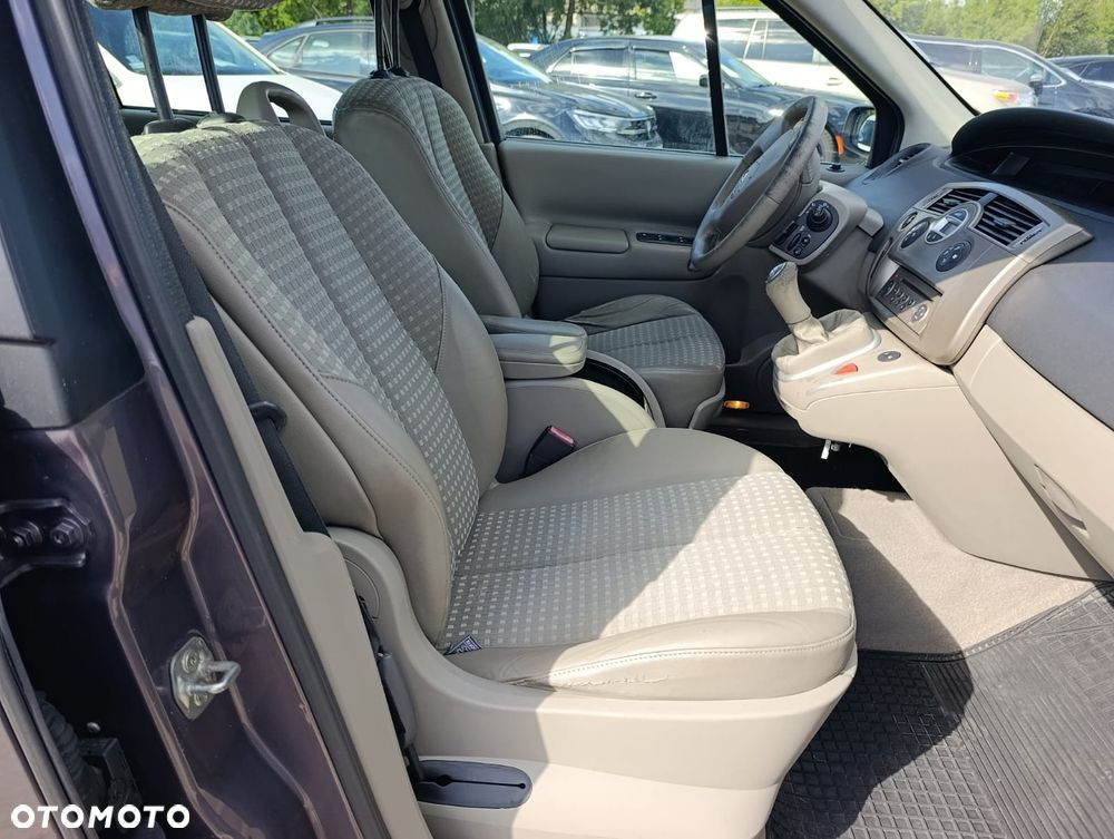 Renault Scenic 1.6 16V Dynamique - 9