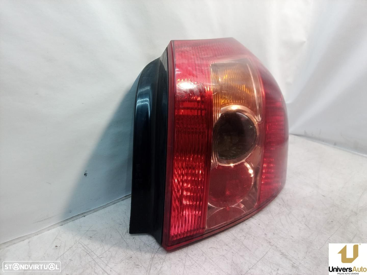 FAROLIM TRASEIRO ESQUERDO TOYOTA COROLLA 2006 -8156102300 - 2
