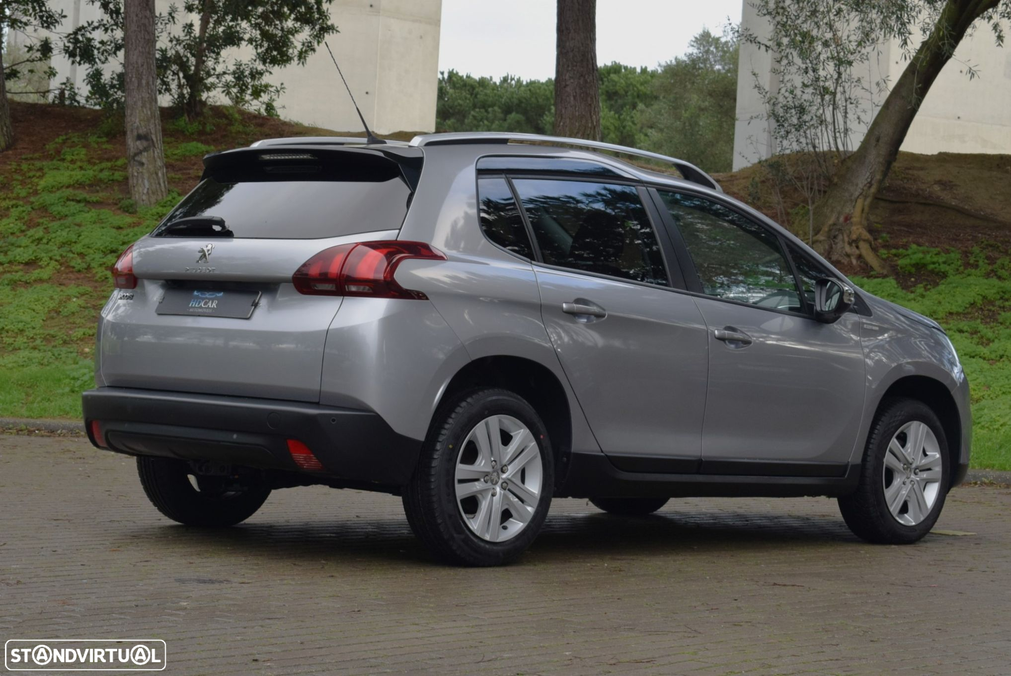 Peugeot 2008 PureTech 110 Style - 4