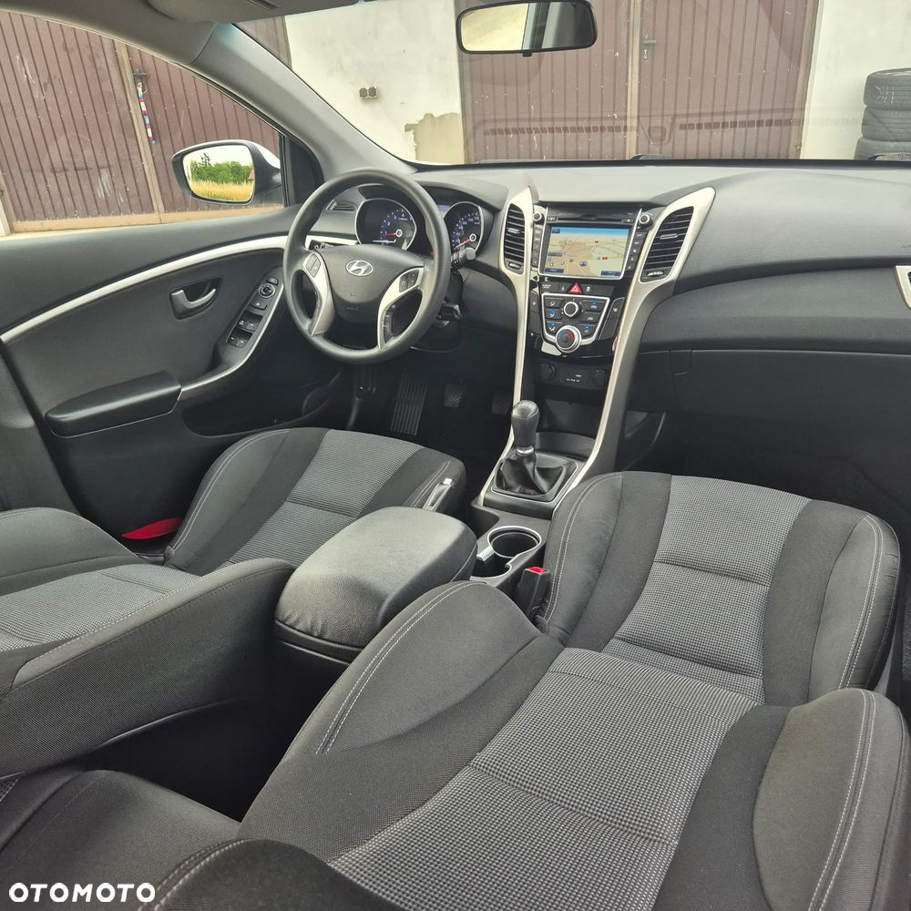 Hyundai i30 blue Kombi 1.4 Classic Navigation - 10