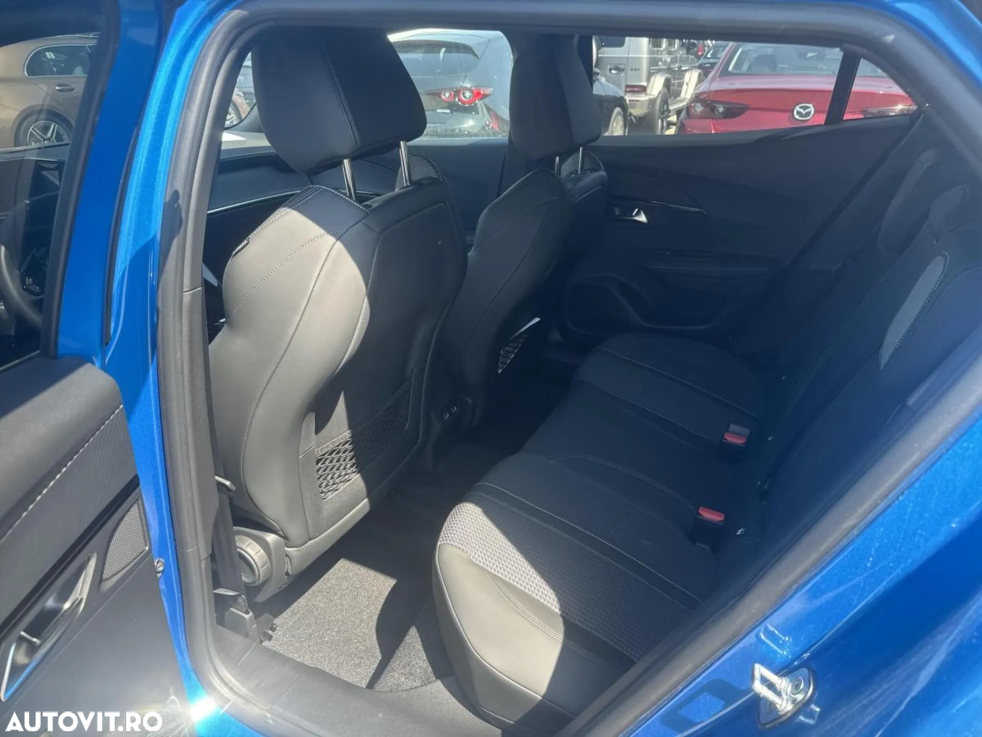 Peugeot 2008 - 10