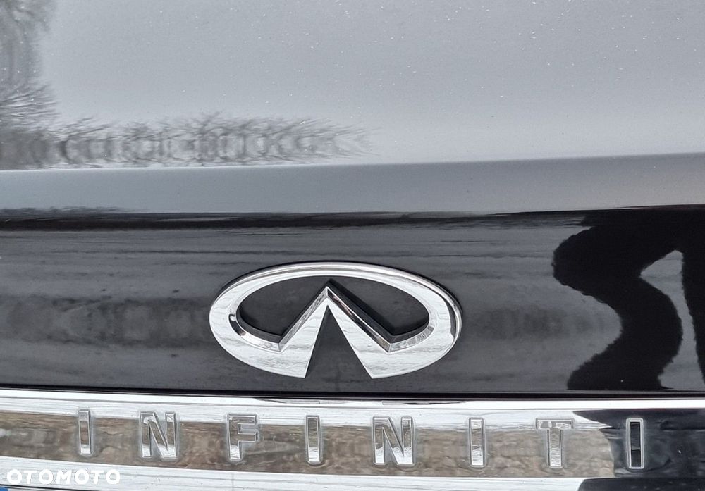 Infiniti Q70 - 33
