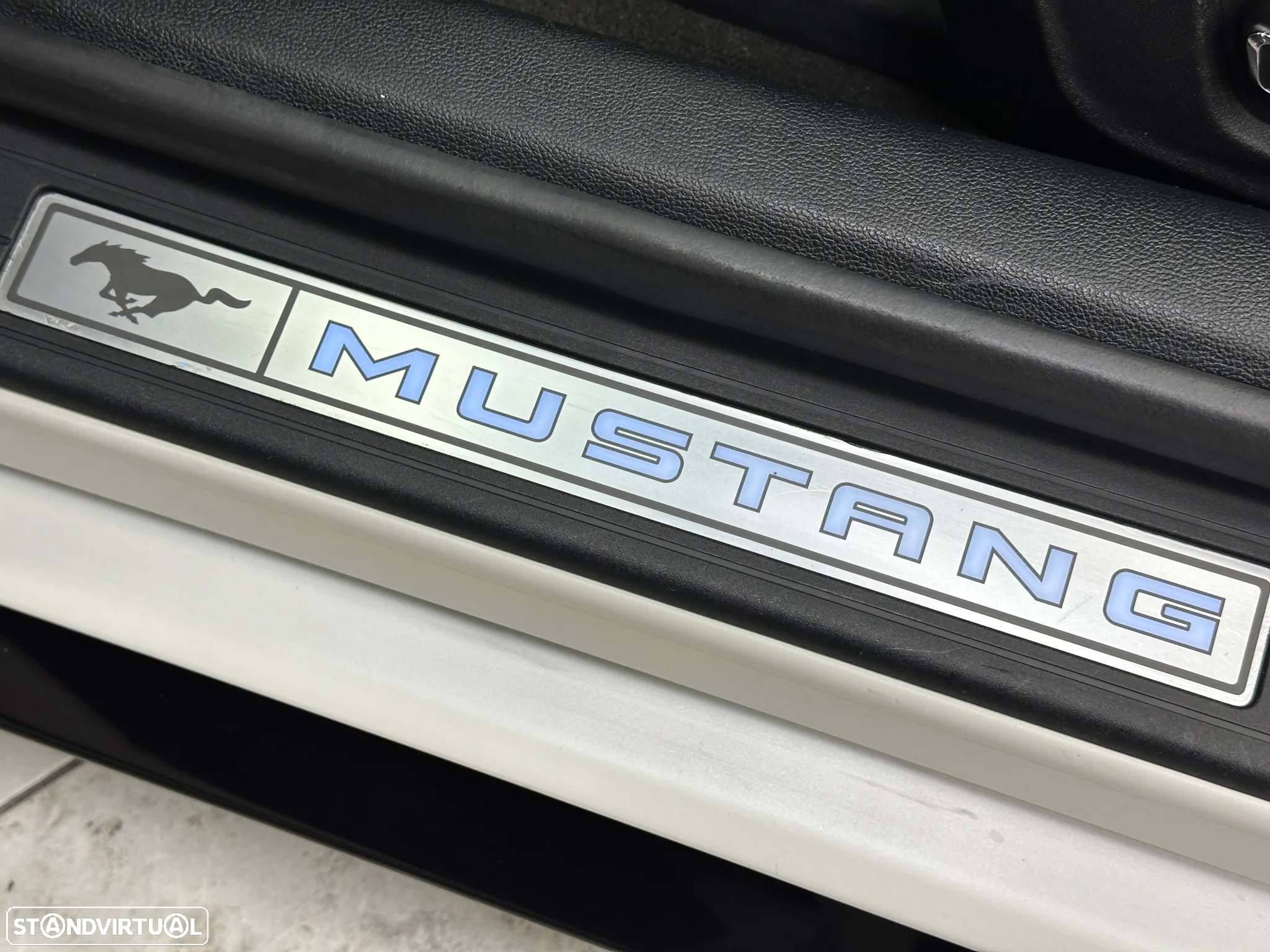Ford Mustang Cabrio 2.3 Eco Boost - 22