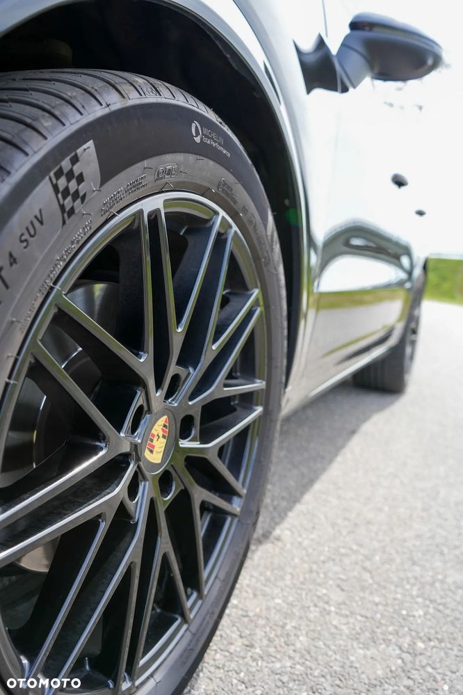 Porsche Cayenne - 22