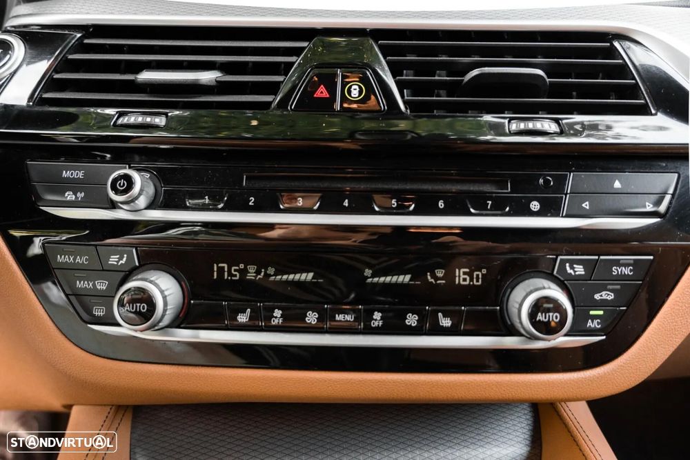 BMW 530 e iPerformance Pack M - 24