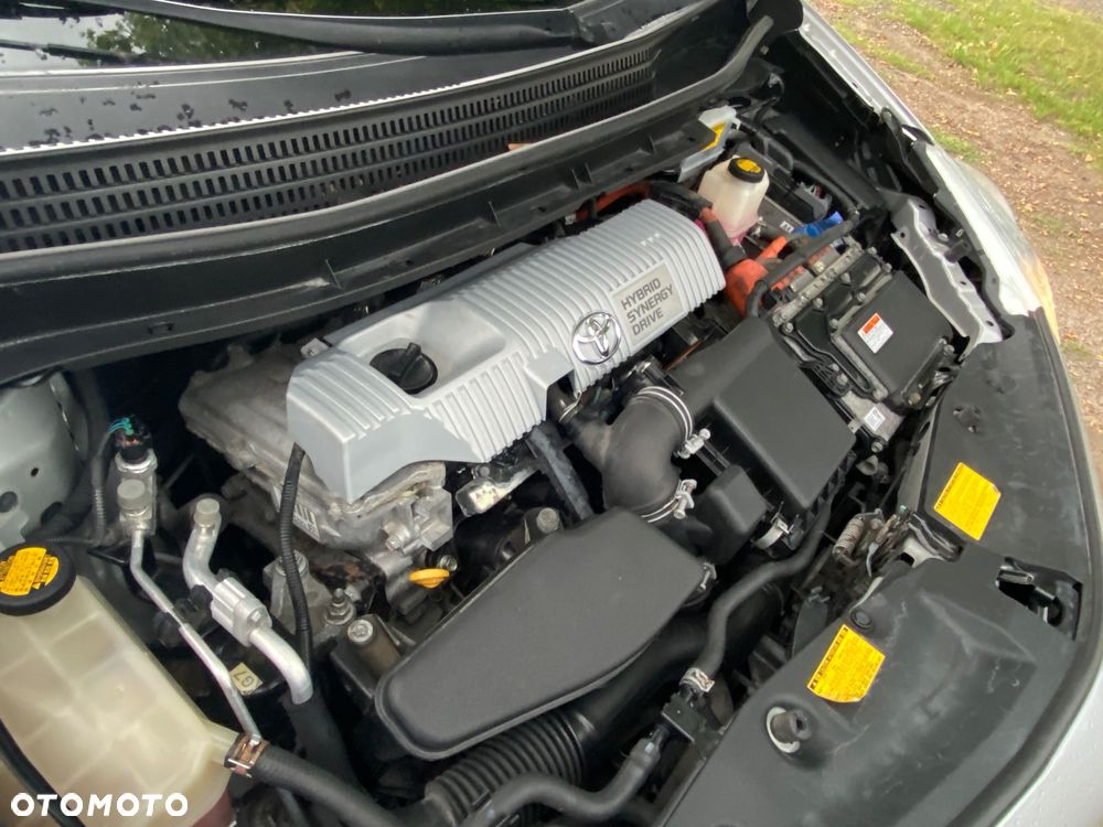 Toyota Prius+ (Hybrid) - 34