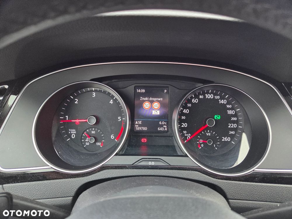 Volkswagen Passat 2.0 TDI Bi-Turbo BMT 4Mot Highline DSG - 24