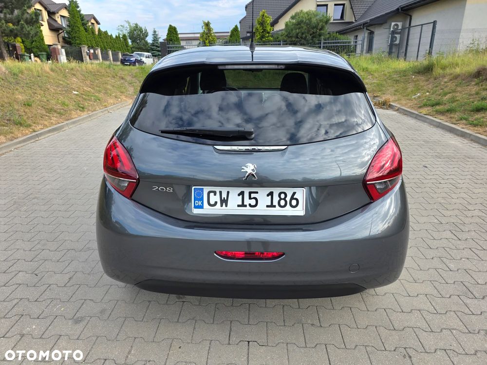 Peugeot 208 - 10