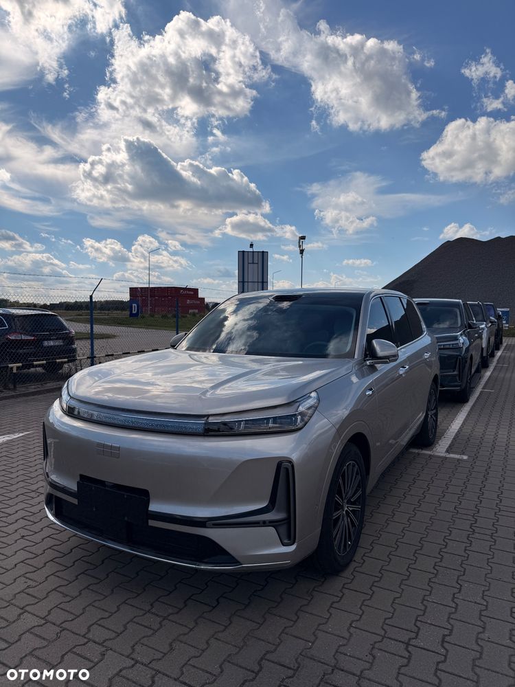 Geely M9 - 13