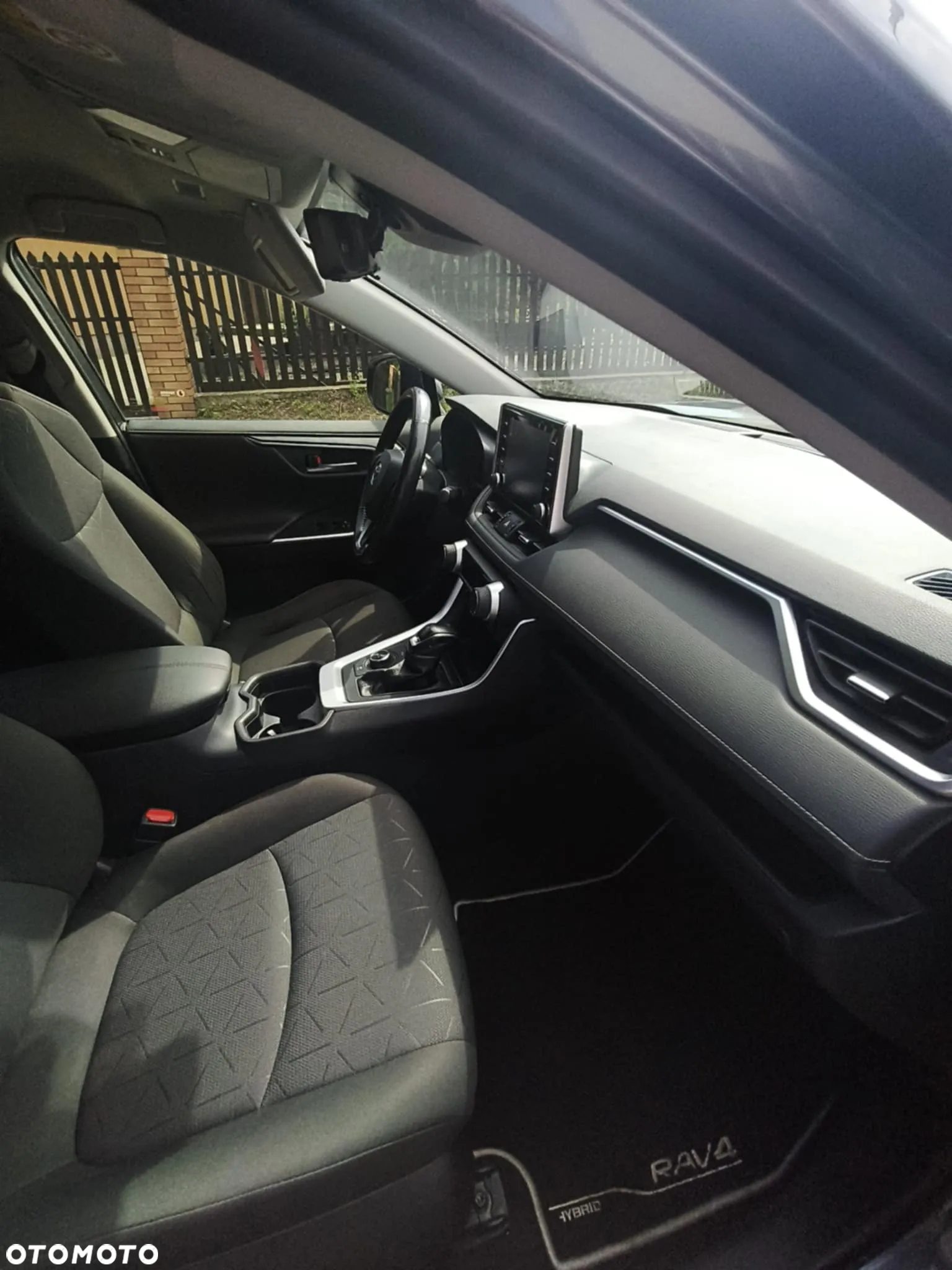 Toyota RAV4 - 6