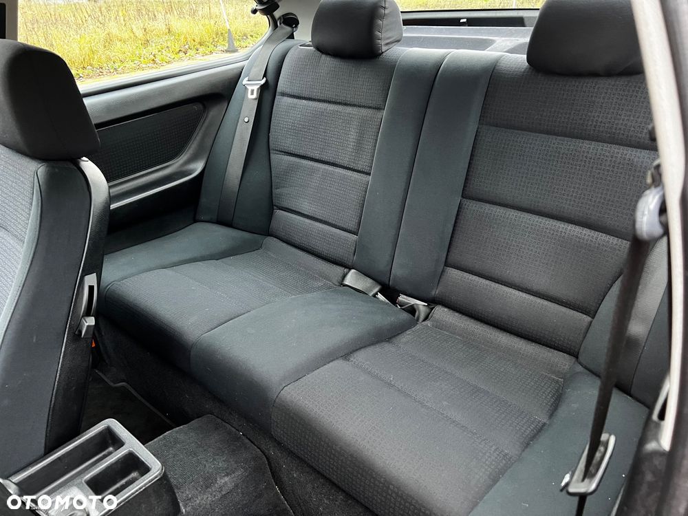 BMW Seria 3 316i - 32