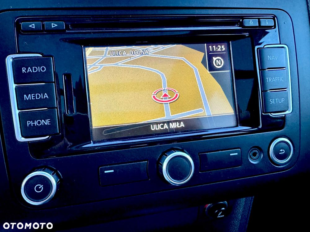 Volkswagen Touran - 27