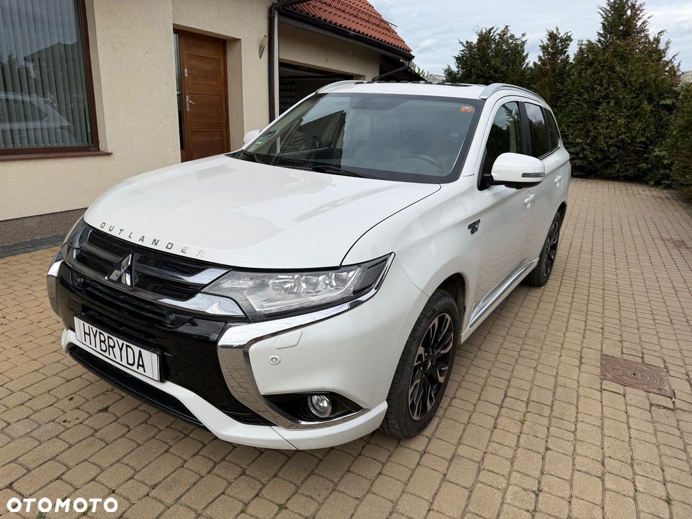 Mitsubishi Outlander Intense + - 18