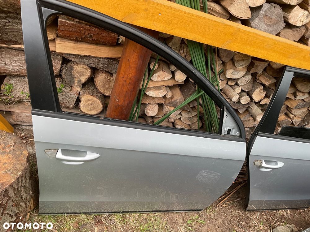 VW PASSAT B7 KOMBI DRZWI LEWE PRAWE PRZOD TYL SREBRNE LA7W - 10