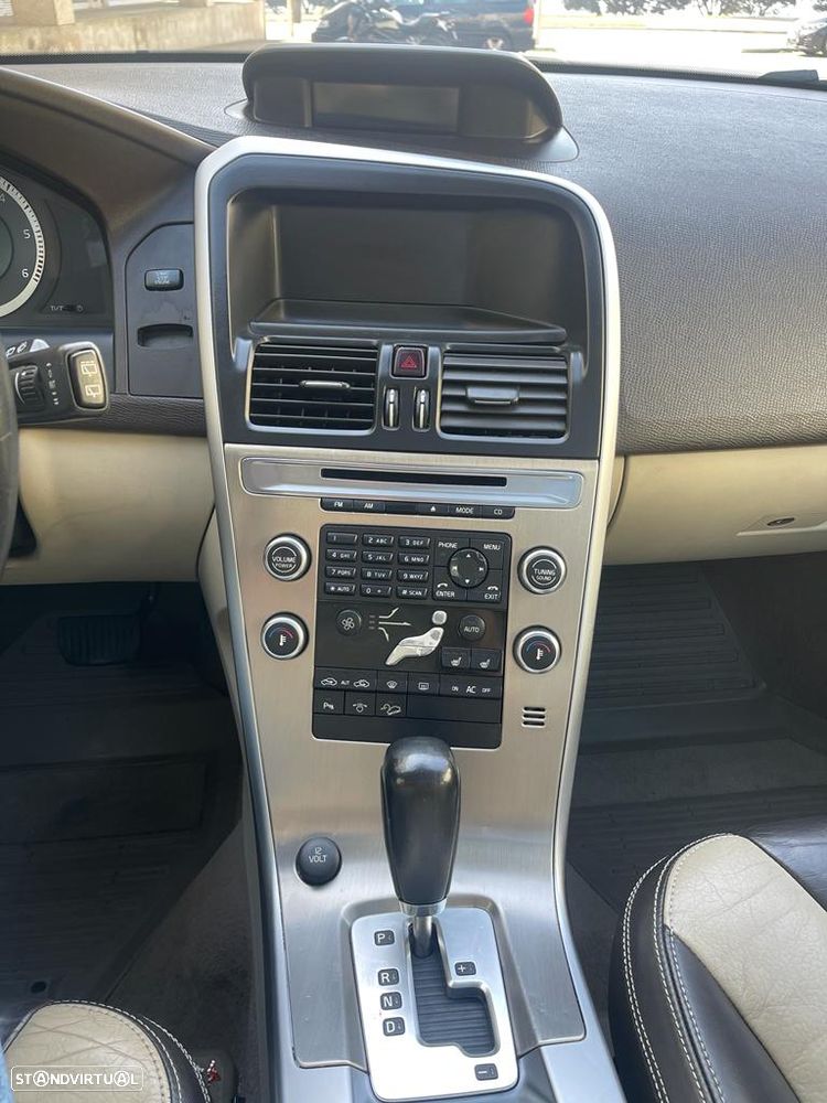 Volvo XC 60 D5 Summum Geartronic - 8