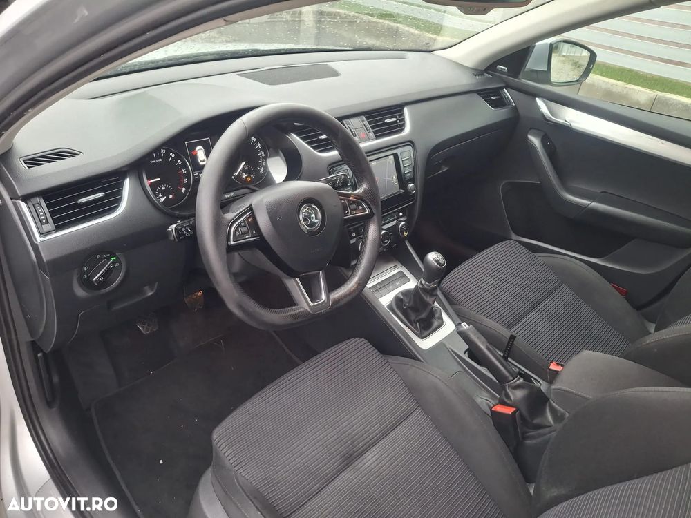 Skoda Octavia 2.0 TDI Premium Edition - 7