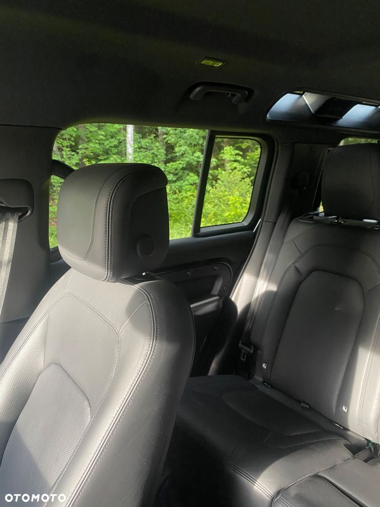 Land Rover Defender 3.0 D300 mHEV SE - 34