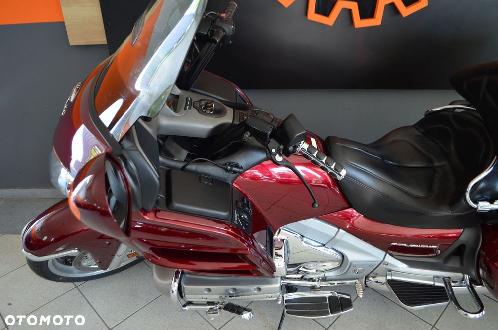 Honda GL - 24