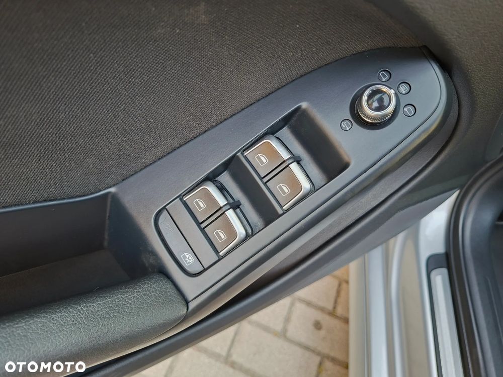 Audi A4 Avant 2.0 TDI DPF multitronic S line Sportpaket - 27
