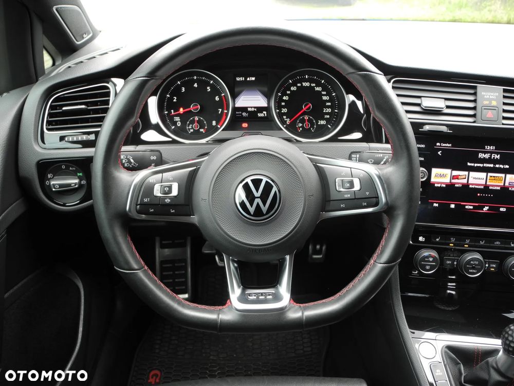 Volkswagen Golf - 12