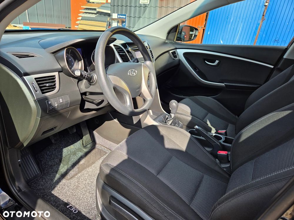 Hyundai i30 blue 1.4 Passion - 15