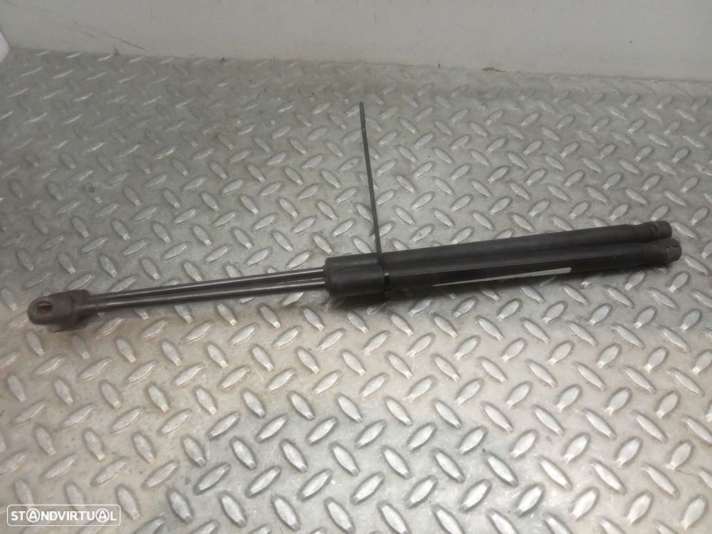 AMORTECEDORES DA MALA SUZUKI SWIFT III - 1