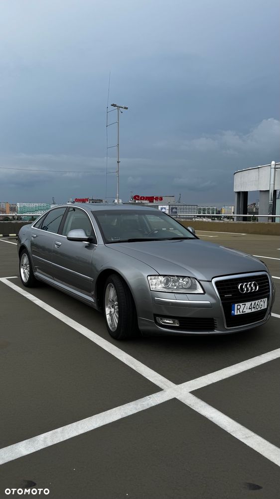 Audi A8 - 1
