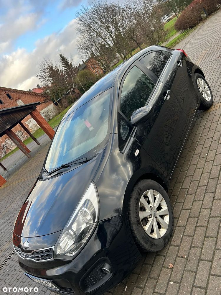 Kia Rio 1.2 L - 2