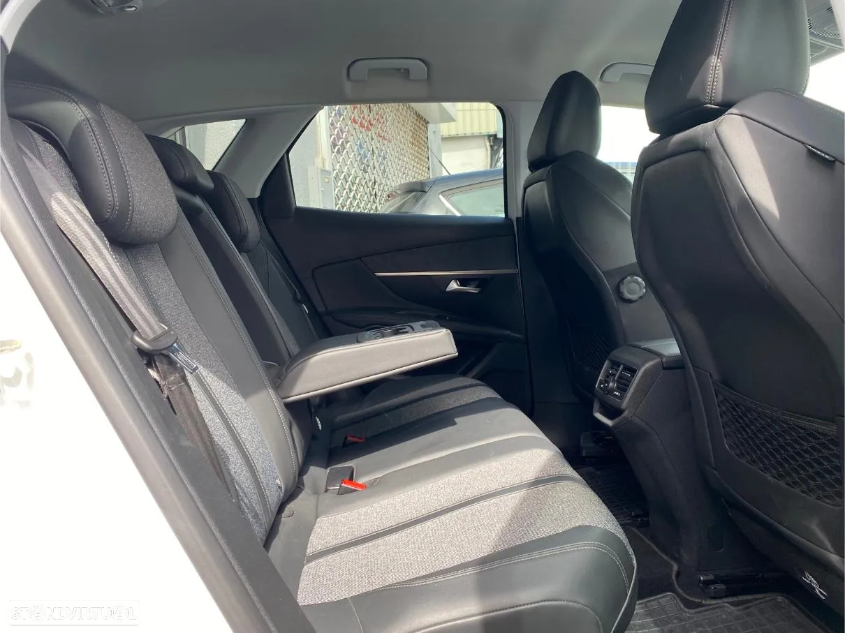 Peugeot 3008 BlueHDi 130 Stop & Start EAT8 Allure - 14