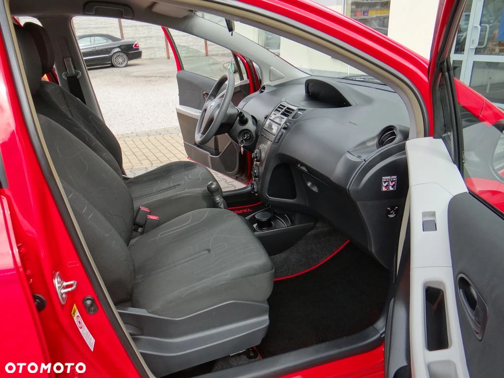 Toyota Yaris 1.0 Terra EU5 - 32