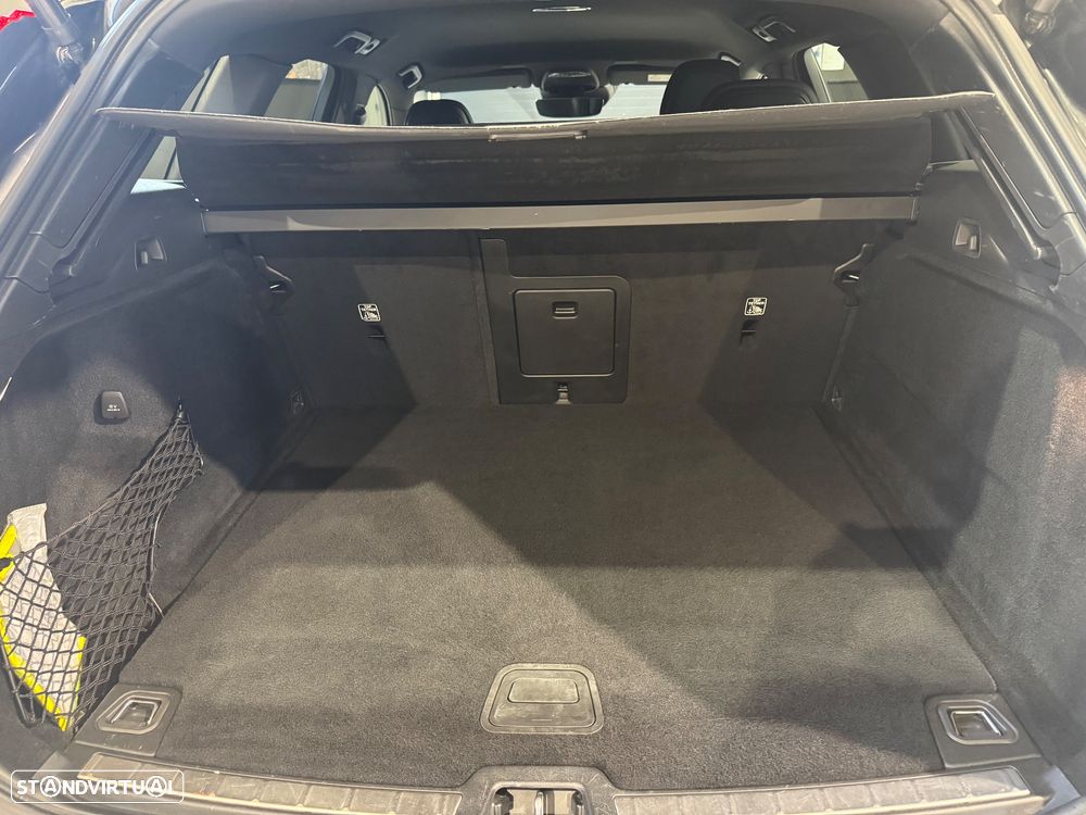 Volvo XC 60 2.0 B4 R-Design Geartronic - 15