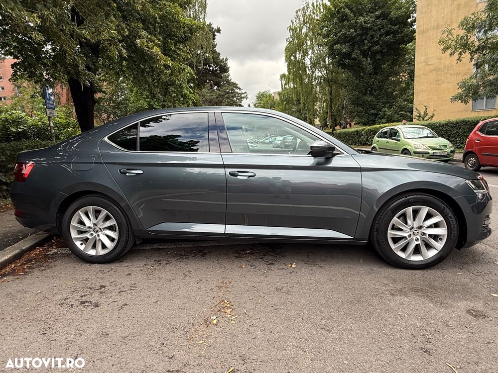 Skoda Superb 2.0 TDI DSG Ambition - 10