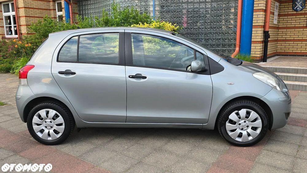 Toyota Yaris - 8