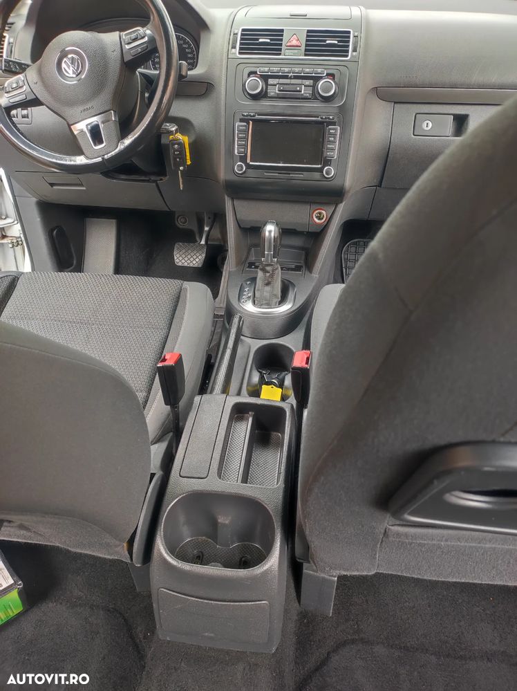 Volkswagen Touran 2.0 TDI DPF BlueMotion Technology DSG Highline - 4