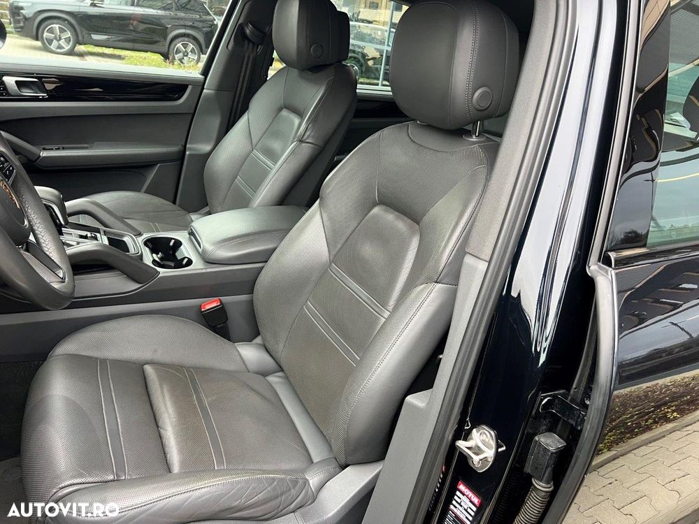 Porsche Cayenne Standard - 8