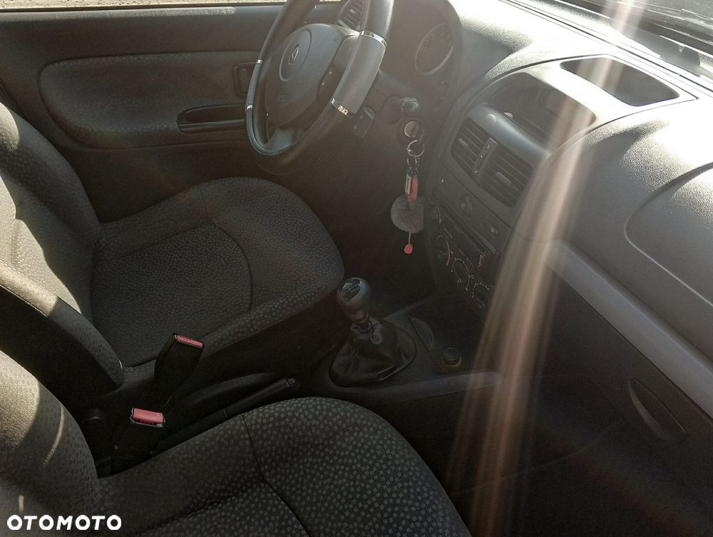 Renault Clio - 6
