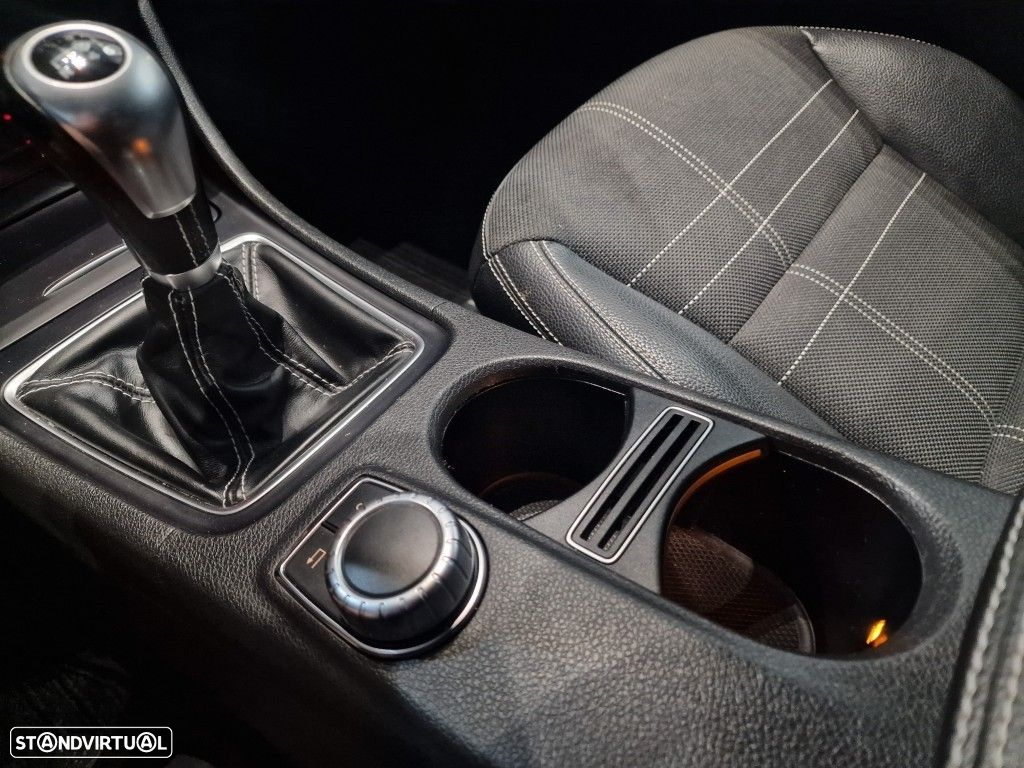 Mercedes-Benz A 200 d AMG Line - 34