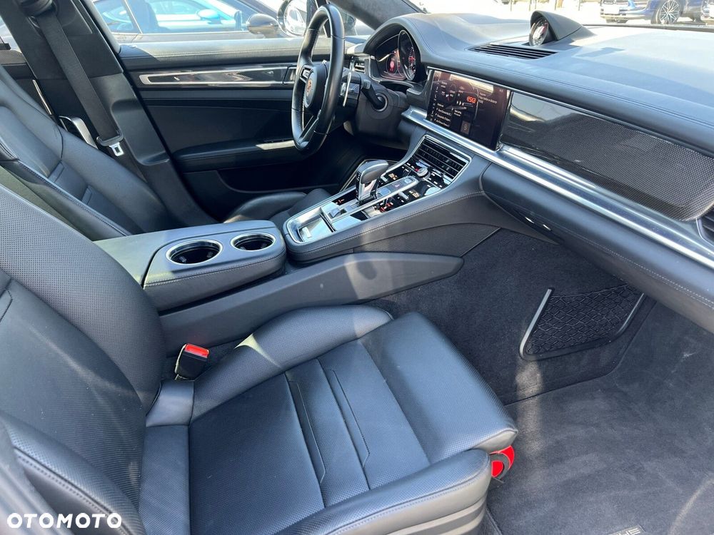 Porsche Panamera - 28