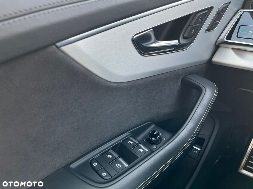 Audi SQ8 TFSI Quattro Tiptronic - 17
