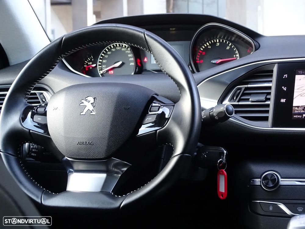 Peugeot 308 SW 1.5 BlueHDi Allure - 23