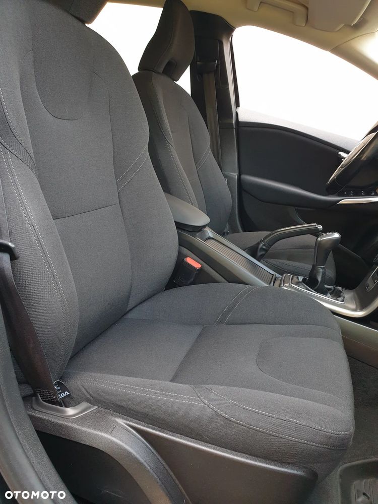Volvo V40 D2 Summum - 32