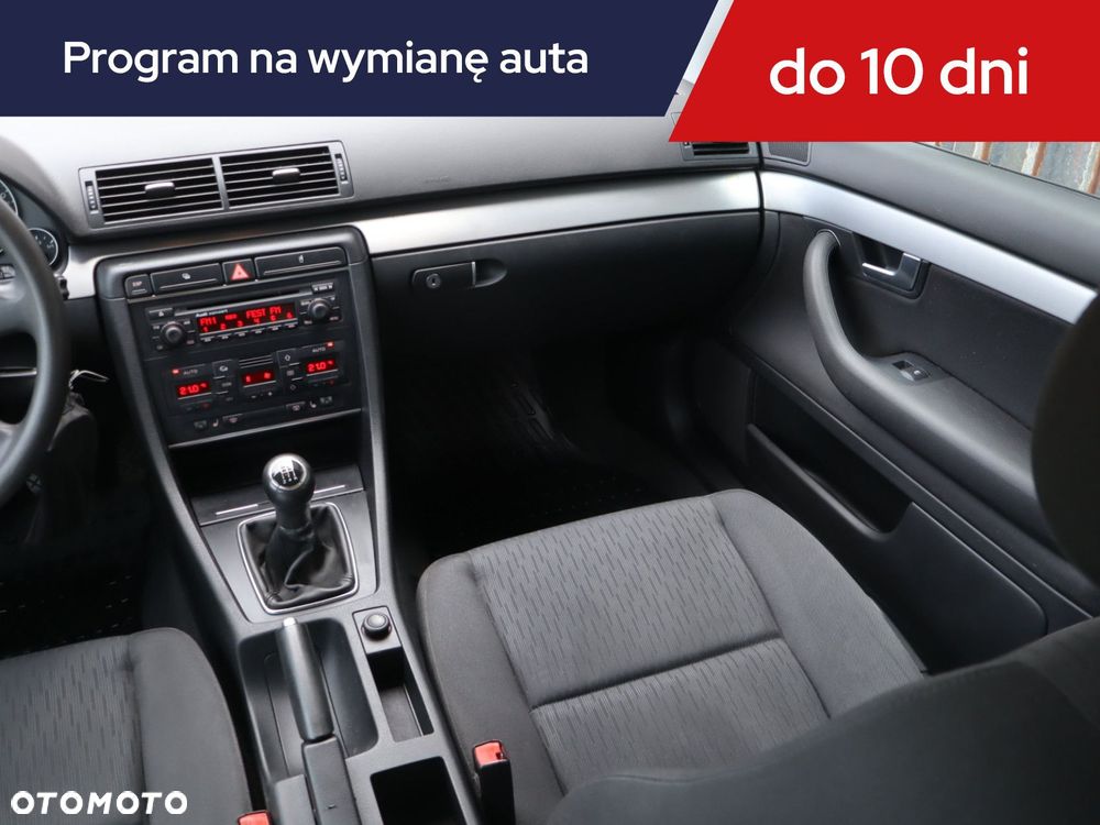 Audi A4 Limousine - 10